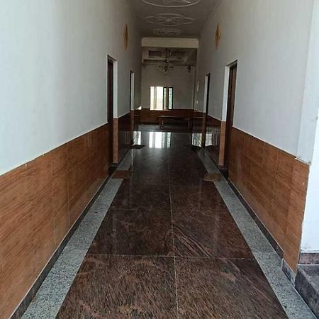 Hotel O Pop Angoori Farm House Mathura Exteriör bild