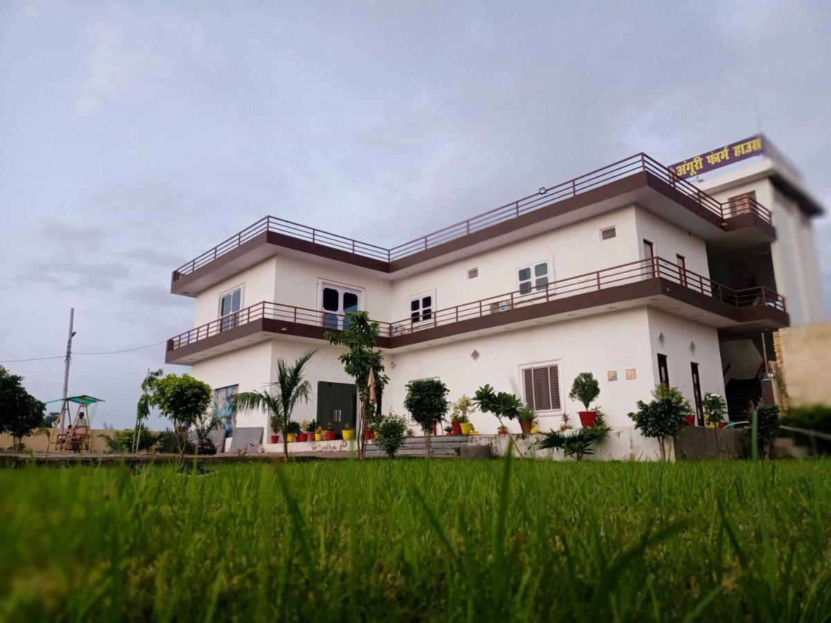 Hotel O Pop Angoori Farm House Mathura Exteriör bild