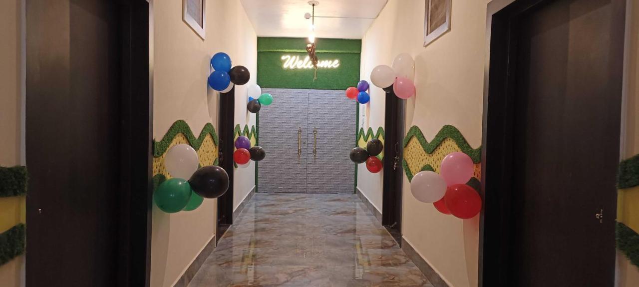 Hotel O Pop Angoori Farm House Mathura Exteriör bild